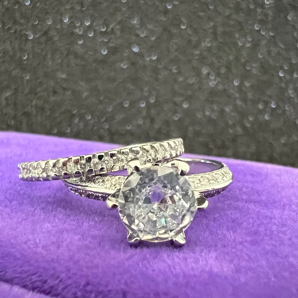 💎💍 New 925 Sterling Silver Round Cut Halo Wedding/ Engagement Set 😍